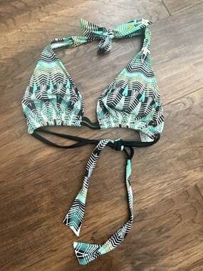 Hurley Geometric Print Bikini Top & Adorme Bottoms Set